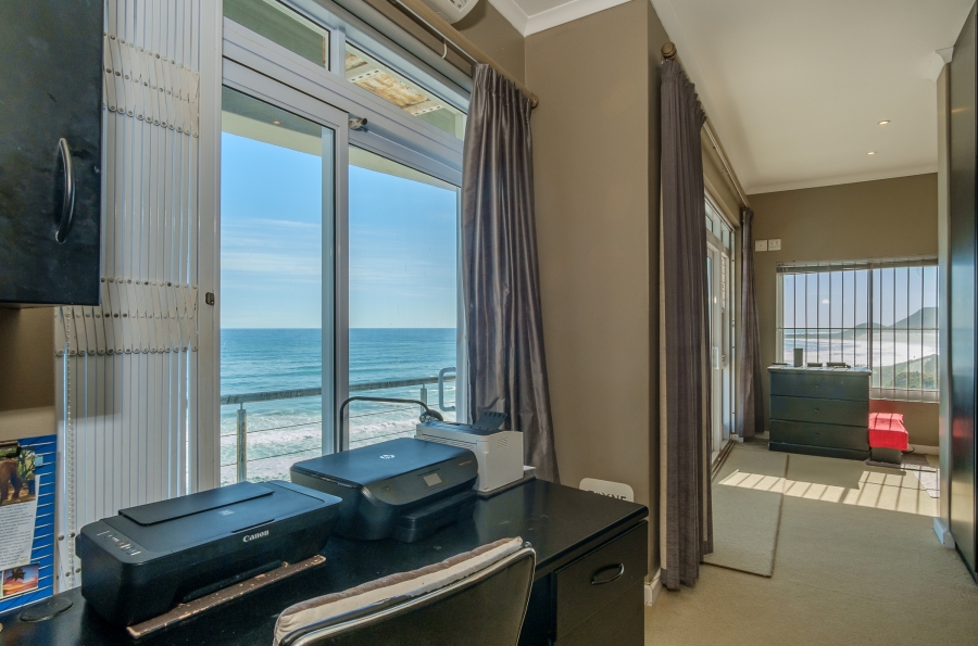 5 Bedroom Property for Sale in Misty Cliffs Western Cape